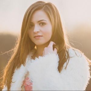 Faux fur crop jacket